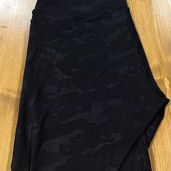 Zyia Pants & Jumpsuits Zyia Active Midnight Camo Leggings - Picture 2 of 3